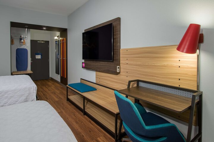 Room 9 of 27