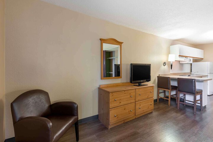 Extended Stay America Suites Cleveland Airport North Olmsted