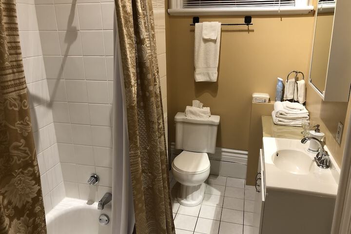 Room 42 of 60