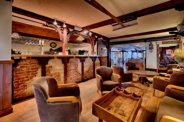 Lounge 60 of 71