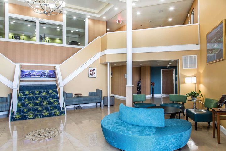 Quality Inn & Suites Middletown - Newport