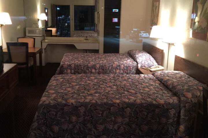 Room 18 of 25