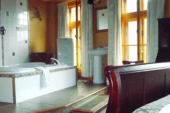 Room 8 of 31
