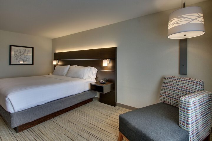 Holiday Inn Express & Suites Morris by IHG