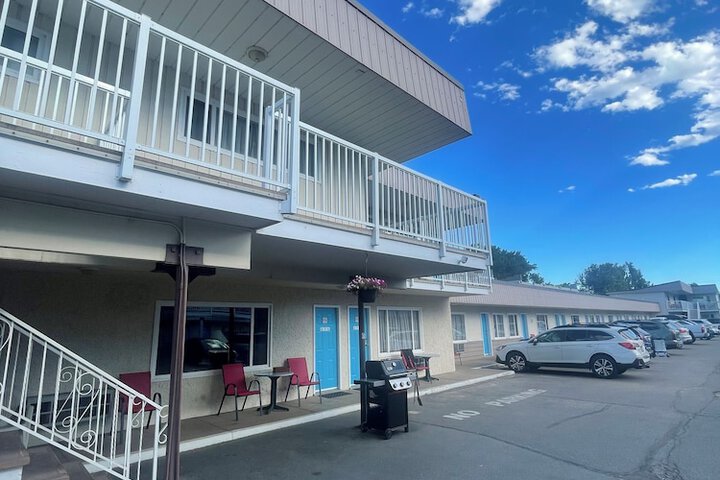 Shoreline Resort