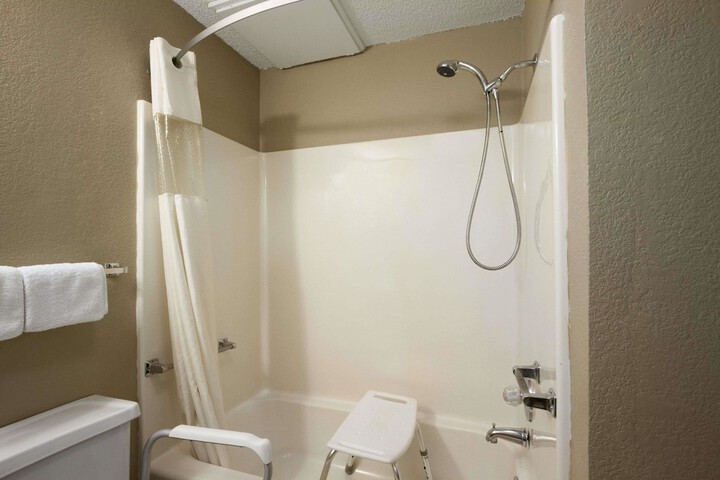 Room 12 of 14
