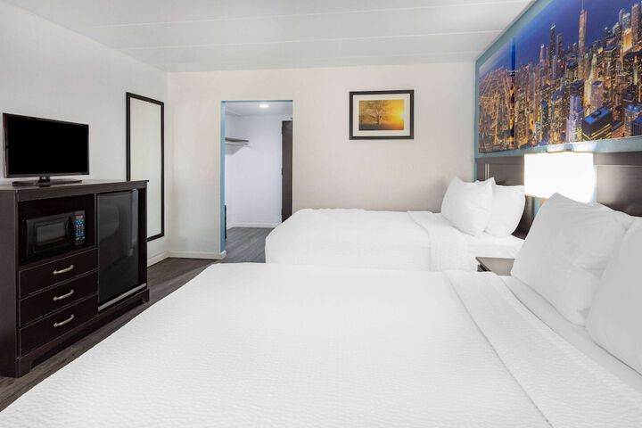 Room 21 of 29