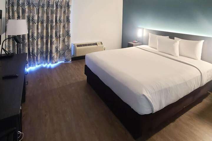 Room 46 of 76