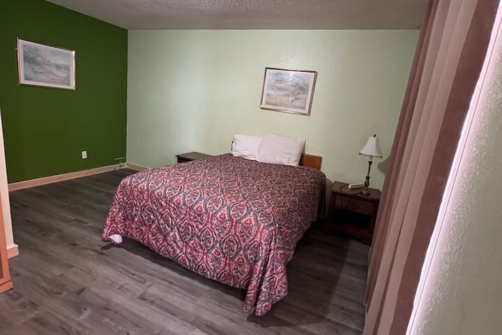 Room 25 of 34