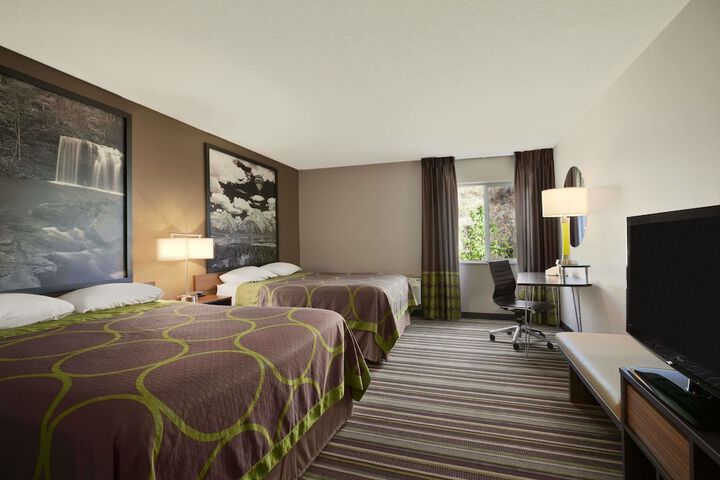 Room 15 of 29