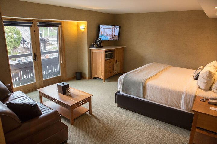 Golden Arrow Lakeside Resort