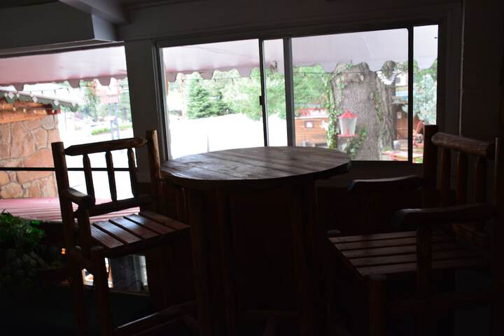 Sitzmark Chalet Inn