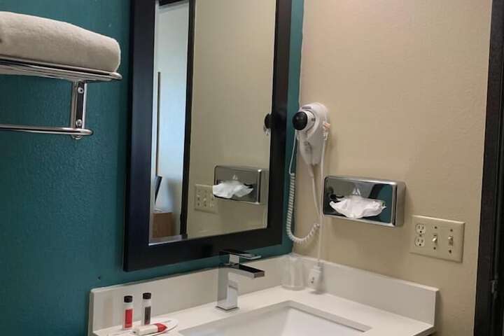 Room 10 of 35