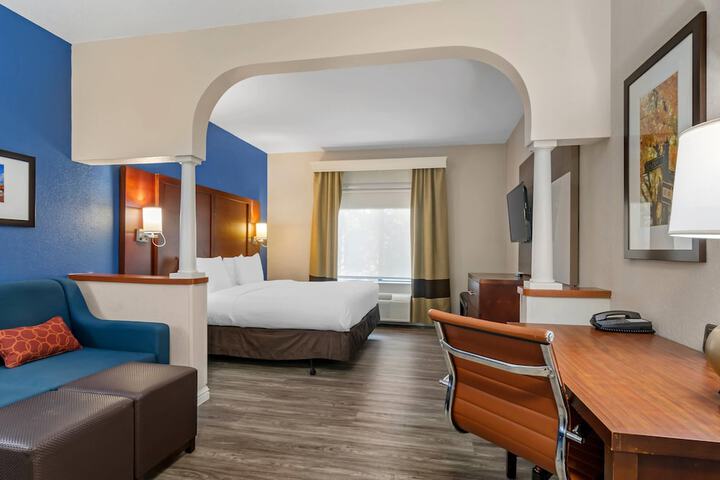 Comfort Suites St. Charles - St Louis