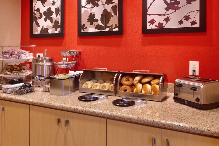 Breakfast/Coffee Service 28 of 34