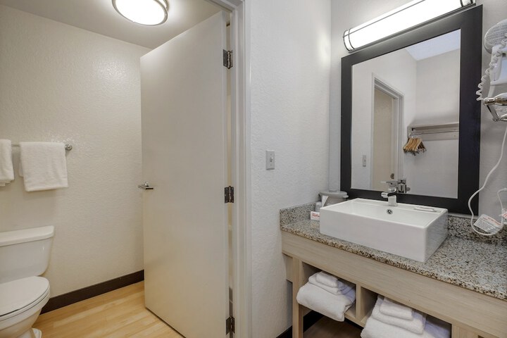 Room 31 of 47