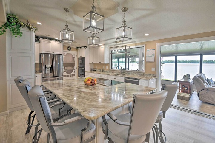 Picturesque Retreat on St. Johns River + Docks