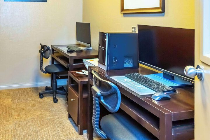 Business Center 47 of 47