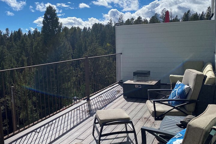 Pikes Peak Paradise Bed and Breakfast