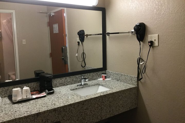 Room 11 of 18