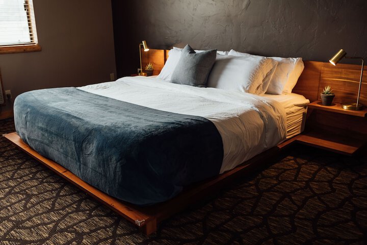 Room 45 of 77