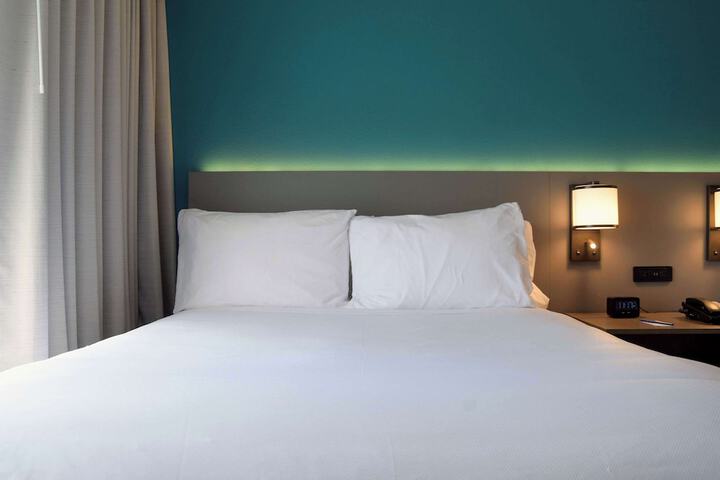 Comfort Inn & Suites NW Milwaukee