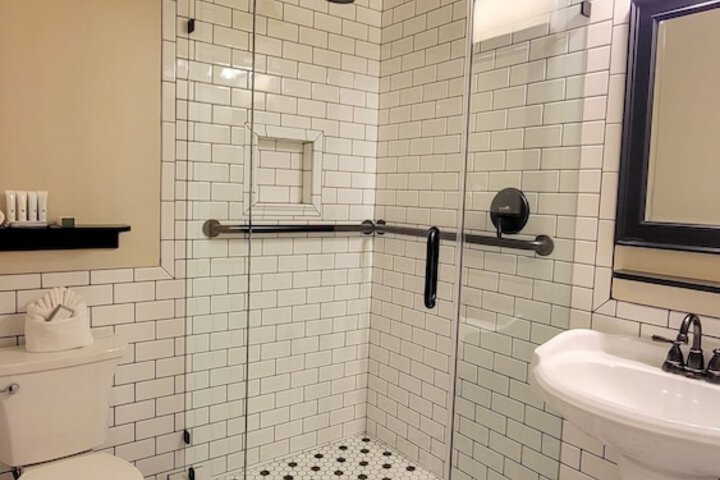 Room 17 of 26