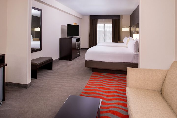 Holiday Inn Express & Suites Monroe by IHG