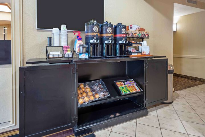 Breakfast/Coffee Service 36 of 37