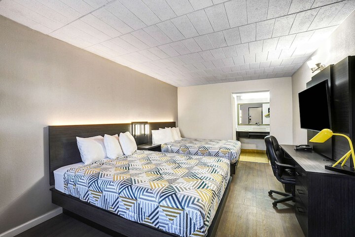 Room 15 of 29