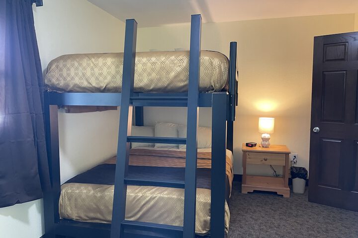 Room 246 of 443