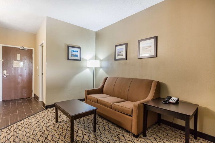 Room 42 of 65