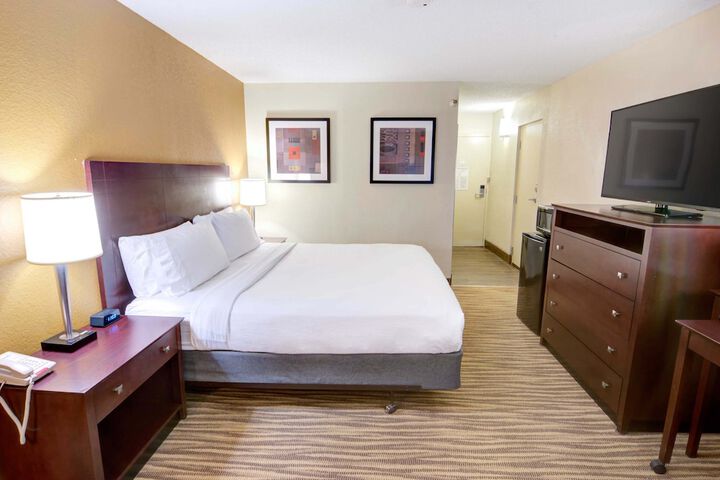 Room 30 of 47