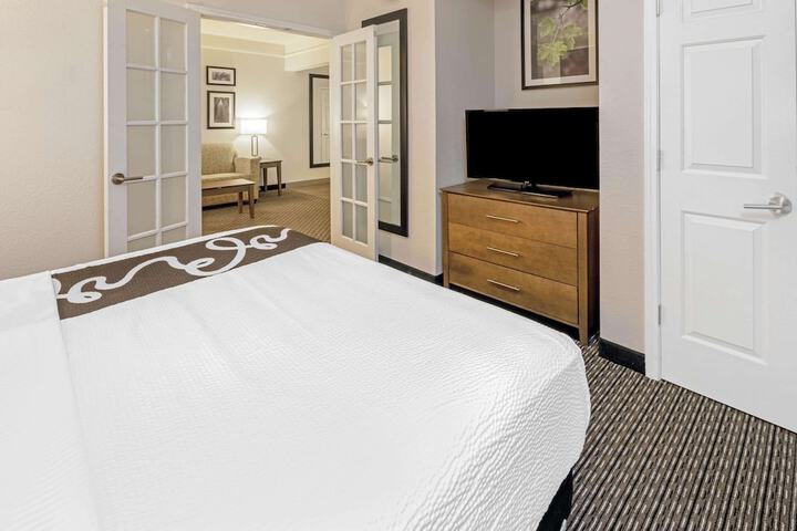 Room 43 of 65