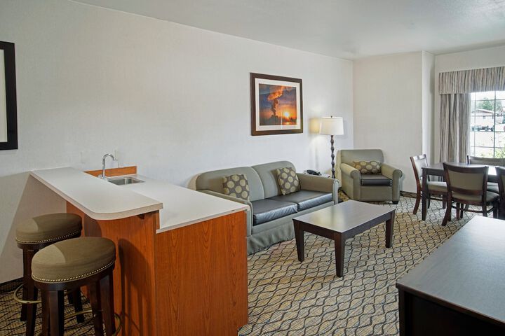 Room 151 of 215