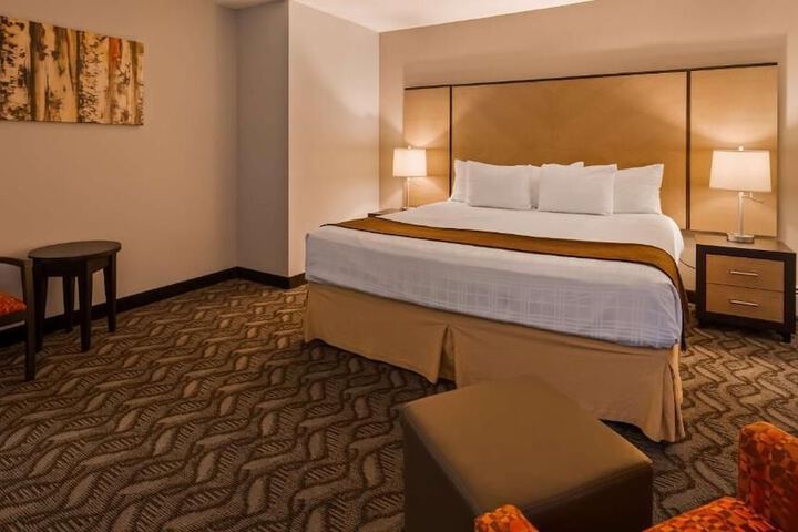 Days Inn by Wyndham Airdrie