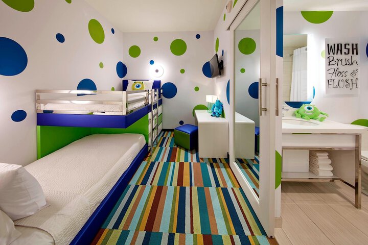 Room 33 of 58