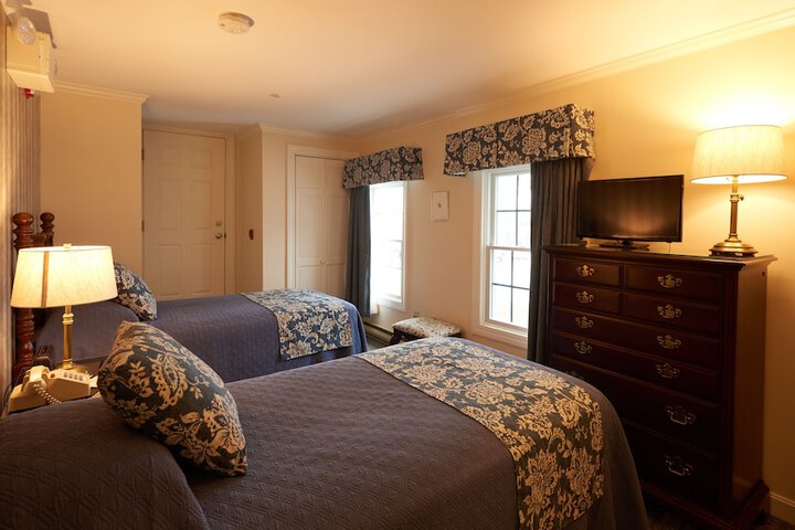 Room 40 of 77