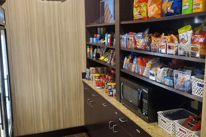 Hampton Inn & Suites Jamestown ND