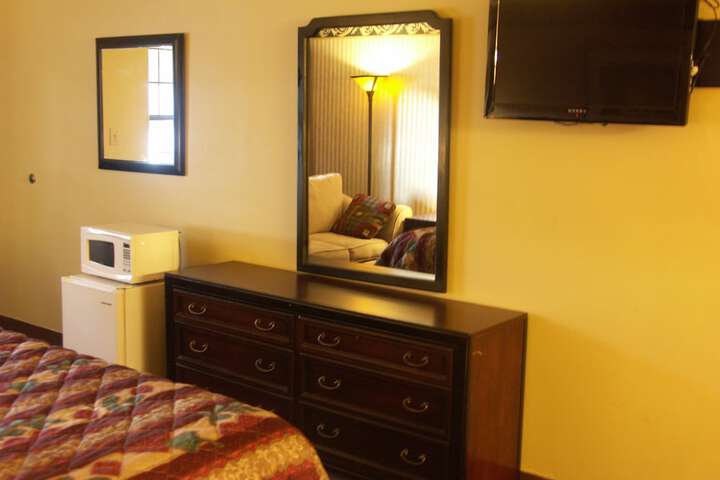 Deerwood Inn and Madison Campground