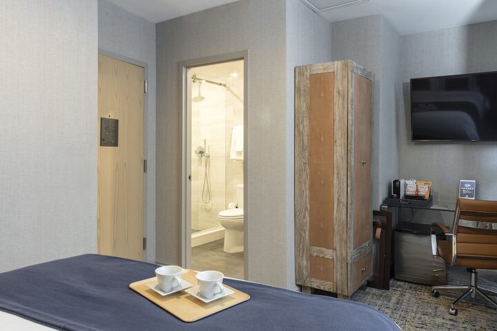 Room 27 of 88