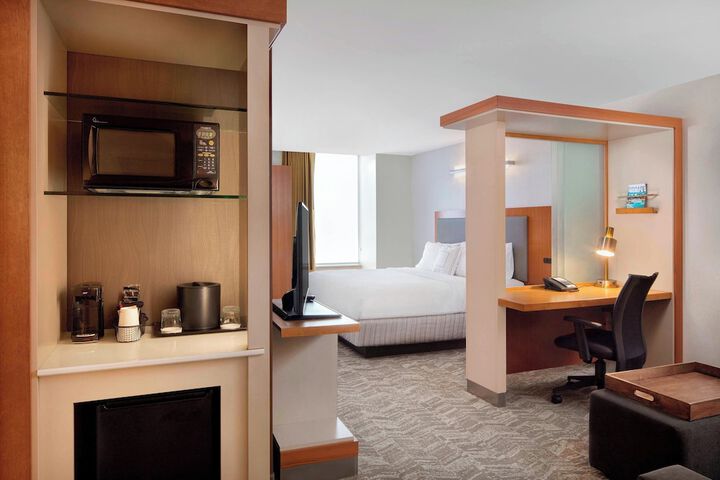 Room 14 of 37