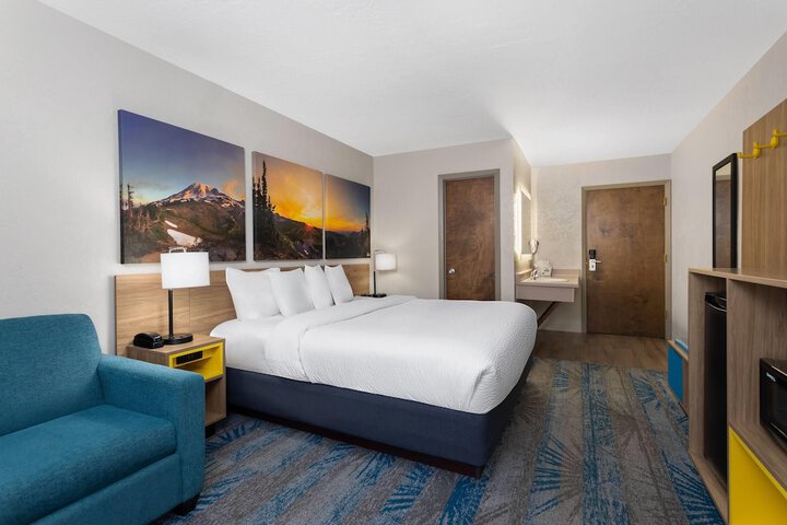 Days Inn and Suites by Wyndham Downtown Missoula-University