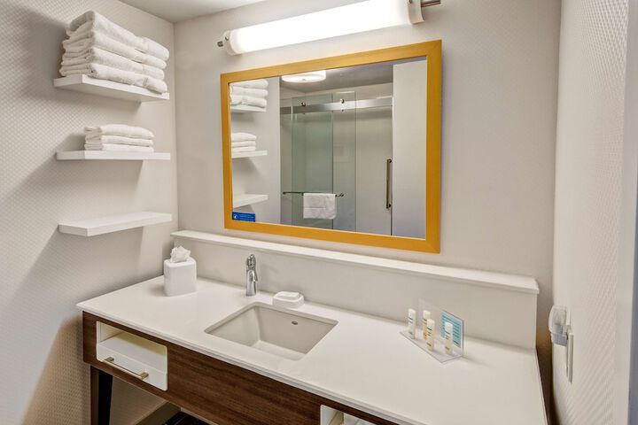 Room 14 of 24