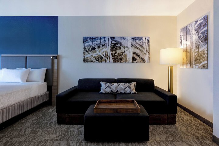 Room 28 of 40