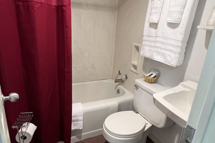 Room 16 of 21