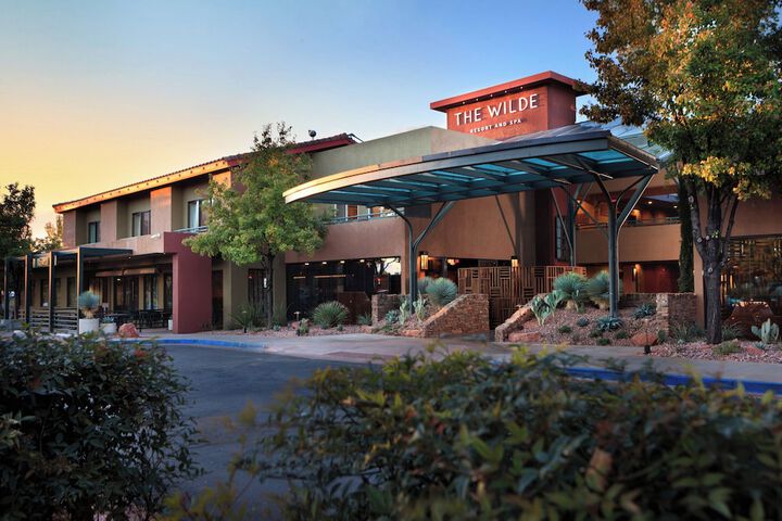 Hotel 4 of 98