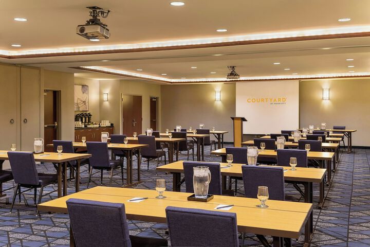 Courtyard by Marriott Madison West Middleton