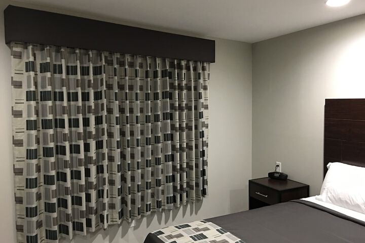 Room 22 of 32