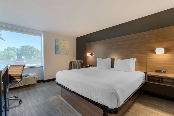 Room 27 of 41